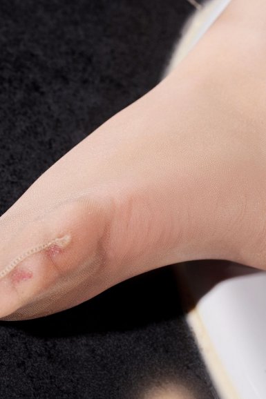 【乐鱼体育app在线】秋冬最流行这条裤子，比阔腿裤显瘦，比牛仔裤保暖，谁穿都好看