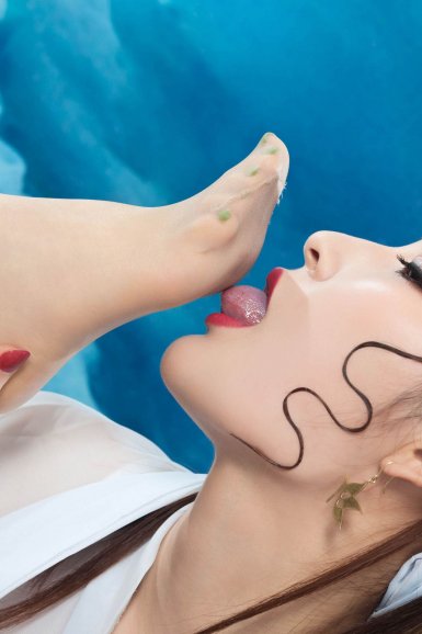 leyu官方:张嘉倪,你到底在哪找的富二代?!(图2) leyu官方:张嘉倪,你到底在哪找的富二代?!(图2)